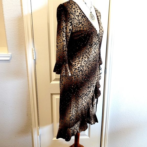 BCBG Paris Leopard Print Wrap 3/4 Bell Sleeves Dress Brown Black Tan L - Picture 13 of 15